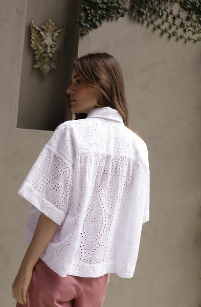 BLUSA RECTA OJALILLO BLANCO